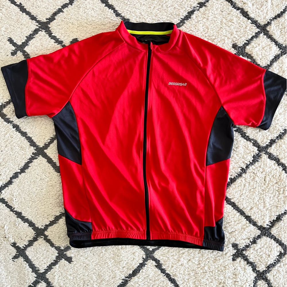 Bergrisar Cycling shirt with pockets on the back. Fairly New. Worn one time.